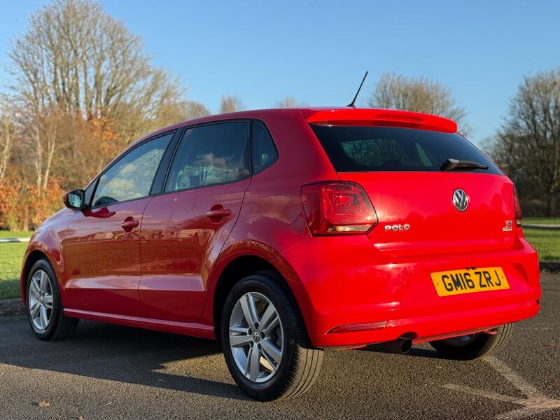 VOLKSWAGEN POLO
